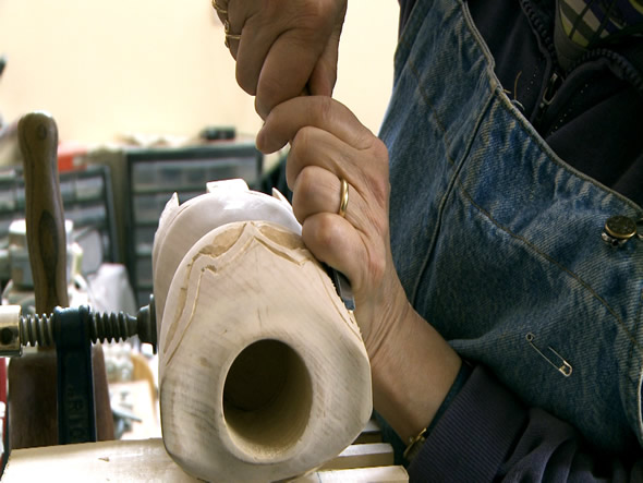 Fabrication d’une marionnette au théâtre à Denis © Ooh ! Collective