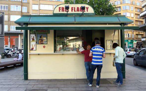 Ma délicieuse barquette de frites : Gastronomie : Bruxelles : Belgique 